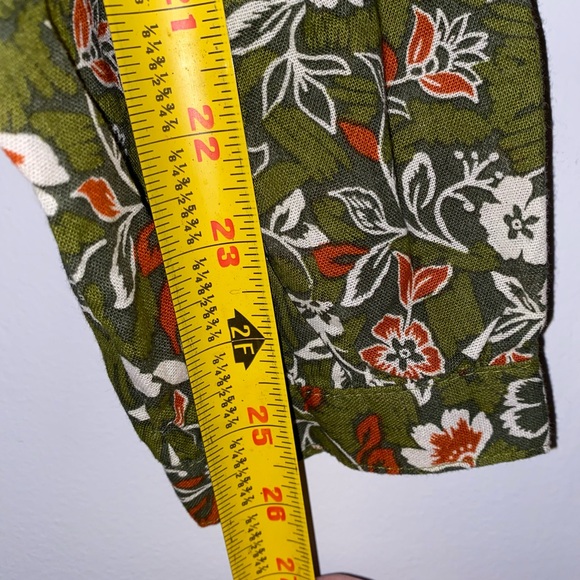 SALE-a.n.a Estie Floral Green V-Neck Blouse - Picture 7 of 11